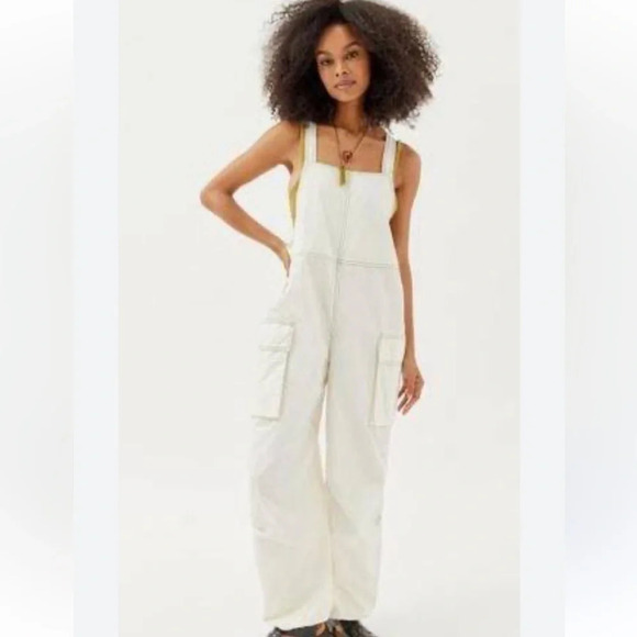 BDG Urban Outfitters Cynthia Cargo Jumpsuit Overalls Parachute Size Medium - Picture 1 of 16